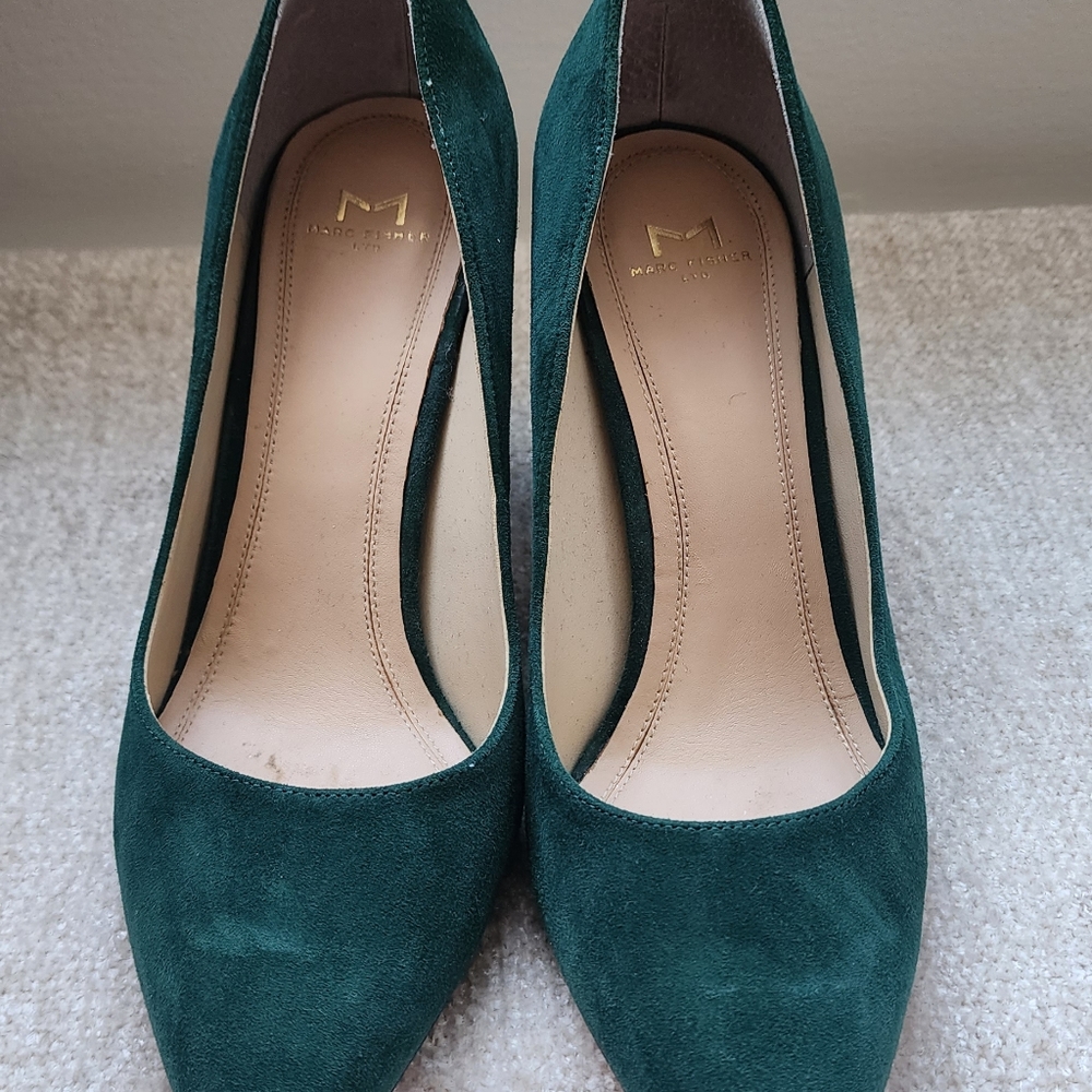 Marc Fisher hunter green heels